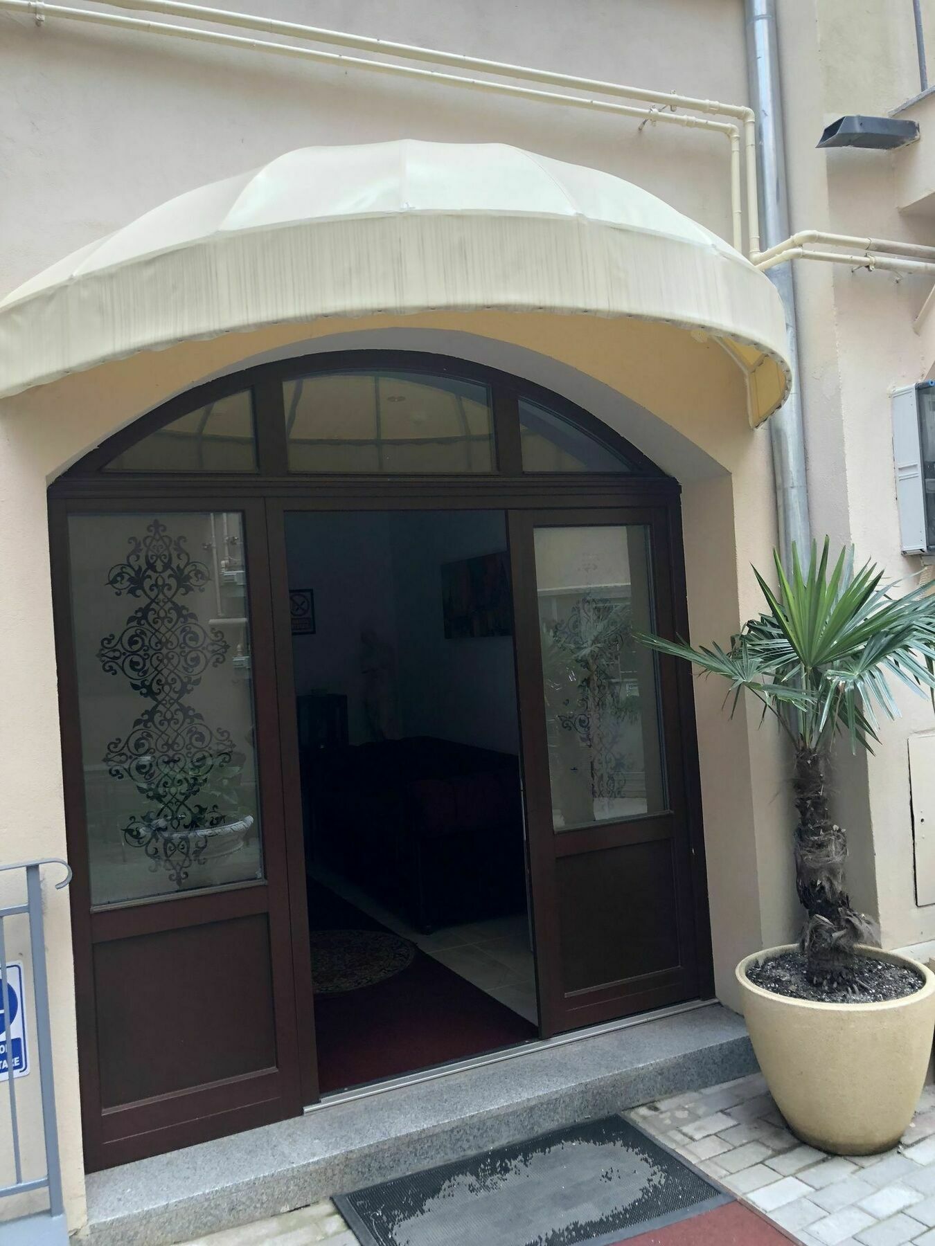 Bucharest Boutique By Jullie Aparthotel Exterior photo